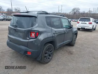 2017 Jeep Renegade Latitude z VIN ZACCJBBB6HPG17767, wystawiony jako IAAI lot #41631303 z przebiegiem 56 312 mil mil oraz . Historia ofert i sprzedaży dostępna na DreamBid. Obrazek 4.