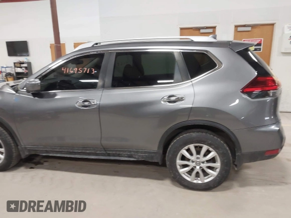 2017 Nissan Rogue SL with VIN 5N1AT2MV8HC822919, listed as a IAAI auction lot 41695713 with 113,226 mi miles. Bid and sale history available at carsss.com. Image 14.