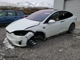 2020 Tesla Model X Long Range with VIN 5YJXCAE27LF272265, listed as a Copart auction lot 47895865 with NaN miles and Salvage Title. Bid and sale history available at carsss.com. Image 1.