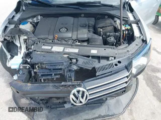 2013 Volkswagen Passat SE z VIN 1VWBP7A38DC123553, wystawiony jako IAAI lot #42341621 z przebiegiem 178 504 mil mil oraz . Historia ofert i sprzedaży dostępna na DreamBid. Obrazek 10.