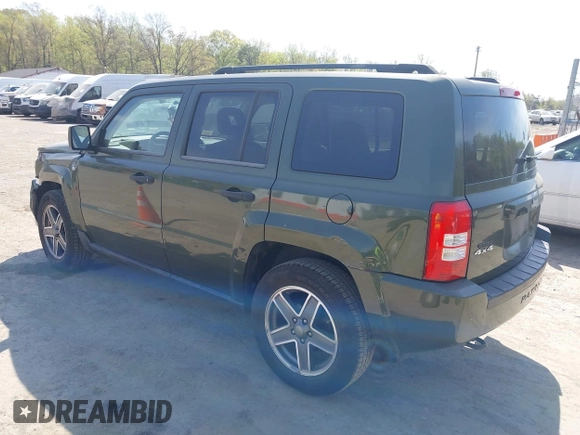 2008 Jeep Patriot Sport with VIN 1J8FF28W98D785130, listed as a IAAI auction lot 42069574 with 180,092 mi miles. Bid and sale history available at carsss.com. Image 3.