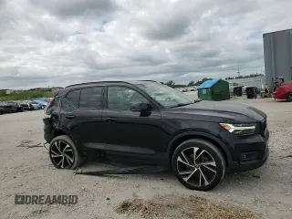 2019 Volvo XC40 Momentum z VIN YV4162XZ1K2009216, wystawiony jako Copart lot #87921575 z przebiegiem 46 527 mil mil oraz Nie do naprawy • Non repairable. Historia ofert i sprzedaży dostępna na DreamBid. Obrazek 11.