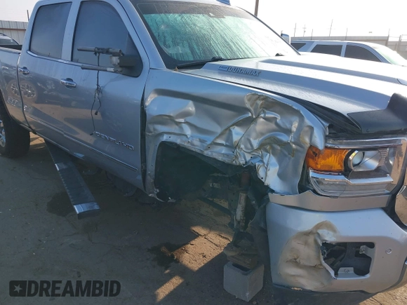 2017 GMC Sierra 2500HD Denali with VIN 1GT12UEY2HF192132, listed as a IAAI auction lot 42094570 with 119,361 mi miles and . Bid and sale history available at DreamBid. Image 6.