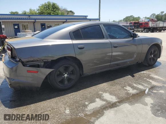 2013 Dodge Charger SE z VIN 2C3CDXBG0DH705519, wystawiony jako Copart lot #57070485 z przebiegiem 157 120 mil mil oraz Szkody całkowita. Historia ofert i sprzedaży dostępna na DreamBid. Obrazek 3.