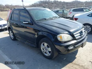 2005 Mercedes-Benz M-Class 3.7L with VIN 4JGAB57E85A533157, listed as a IAAI auction lot 41701391 with 123,527 mi miles. Bid and sale history available at carsss.com. Image 1.