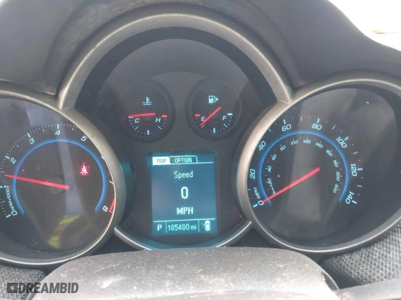 2015 Chevrolet Cruze LT with VIN 1G1PC5SB4F7139171, listed as a IAAI auction lot 42138107 with 185,400 mi miles. Bid and sale history available at carsss.com. Image 7.