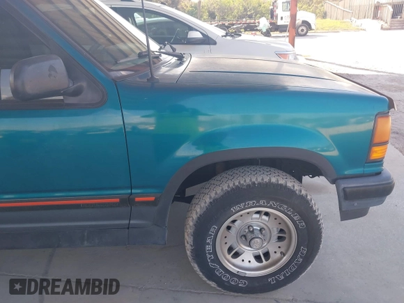 1994 Ford Explorer z VIN 1FMCU24X4RUC05892, wystawiony jako IAAI lot #41564472 z przebiegiem 510 872 mil mil oraz . Historia ofert i sprzedaży dostępna na DreamBid. Obrazek 12.