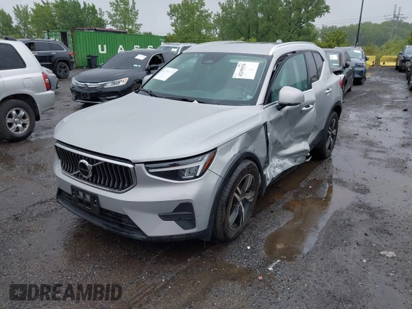 2024 Volvo XC40 Core Bright Theme with VIN YV4L12UK9R2311071, listed as a IAAI auction lot 42295970 with 7,113 mi miles and . Bid and sale history available at DreamBid. Image 19.