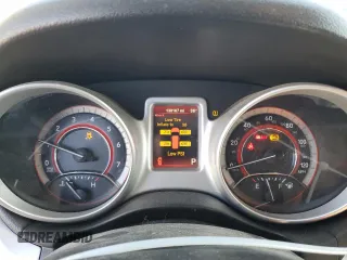 2014 Dodge Journey SXT z VIN 3C4PDCBG3ET270963, wystawiony jako Copart lot #49604915 z przebiegiem 138 187 mil mil oraz Szkoda całkowita • Salvage title. Historia ofert i sprzedaży dostępna na DreamBid. Obrazek 9.