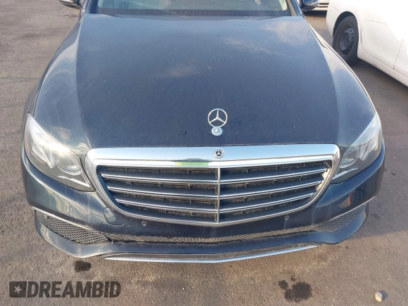 2017 Mercedes-Benz E 300 Luxury with VIN WDDZF4JB2HA270484, listed as a IAAI auction lot 42690131 with Not provided miles and . Bid and sale history available at DreamBid. Image 6.