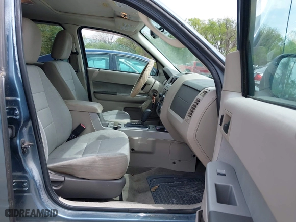2010 Ford Escape XLT with VIN 1FMCU0D76AKC95776, listed as a IAAI auction lot 42037801 with 176,706 mi miles. Bid and sale history available at carsss.com. Image 5.