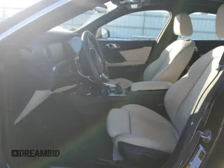 2022 BMW 2 Series 228i xDrive z VIN WBA73AK09N7K50793, wystawiony jako Copart lot #87952625 z przebiegiem 21 435 mil mil oraz Szkoda całkowita • Salvage title. Historia ofert i sprzedaży dostępna na DreamBid. Obrazek 7.