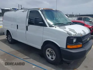 2003 Chevrolet Express Cargo z VIN 1GCFG15X031131882, wystawiony jako IAAI lot #42444325 z przebiegiem 250 292 mil mil oraz . Historia ofert i sprzedaży dostępna na DreamBid. Obrazek 1.