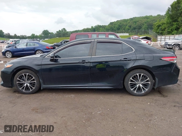2019 Toyota Camry LE z VIN 4T1B11HK0KU739121, wystawiony jako IAAI lot #42372066 z przebiegiem 95 576 mil mil oraz . Historia ofert i sprzedaży dostępna na DreamBid. Obrazek 14.