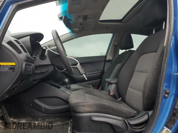 2014 Kia Forte LX with VIN KNAFX4A61E5189748, listed as a Copart auction lot 52330935 with 216,853 mi miles and Clean Title. Bid and sale history available at carsss.com. Image 7.