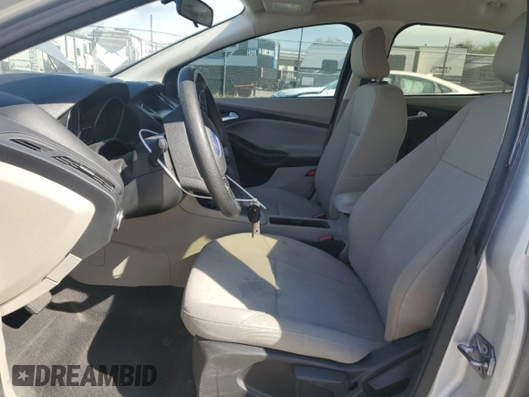 2018 Ford Focus SE with VIN 1FADP3FE3JL261145, listed as a Copart auction lot 47411315 with 98,581 mi miles and Salvage Title. Bid and sale history available at carsss.com. Image 7.
