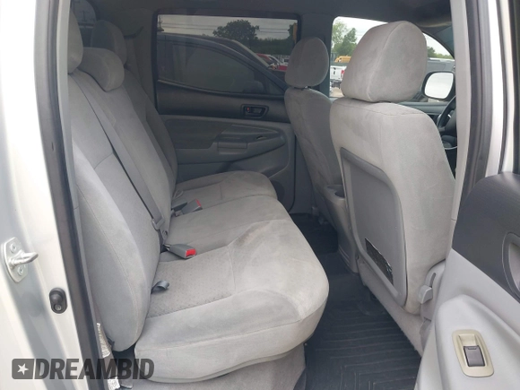 2007 Toyota Tacoma PreRunner z VIN 3TMJU62N37M033683, wystawiony jako IAAI lot #42383346 z przebiegiem 138 683 mil mil oraz . Historia ofert i sprzedaży dostępna na DreamBid. Obrazek 8.