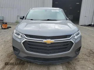2020 Chevrolet Traverse LS z VIN 1GNERFKW2LJ186730, wystawiony jako Copart lot #43090675 z przebiegiem Nie podano mil oraz Szkoda całkowita • Salvage title. Historia ofert i sprzedaży dostępna na DreamBid. Obrazek 5.