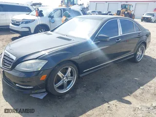 2013 Mercedes-Benz S-Class S 550 with VIN WDDNG9EBXDA524889, listed as a IAAI auction lot 41839932 with 188,979 mi miles. Bid and sale history available at carsss.com. Image 17.