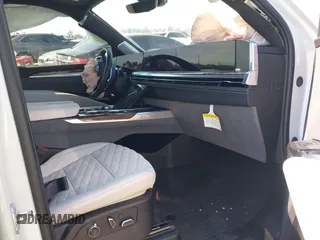 2025 Cadillac Escalade z VIN 1GYS9GRL7SR168408, wystawiony jako IAAI lot #41855623 z przebiegiem 1 744 mil mil oraz . Historia ofert i sprzedaży dostępna na DreamBid. Obrazek 5.