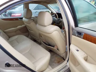 2005 Lexus ES 330 with VIN JTHBA30G855068642, listed as a IAAI auction lot 42137745 with 145,471 mi miles. Bid and sale history available at carsss.com. Image 8.