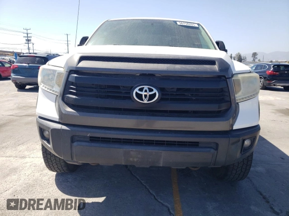 2014 Toyota Tundra SR z VIN 5TFUM5F10EX056473, wystawiony jako Copart lot #56758265 z przebiegiem 129 656 mil mil oraz Szkoda całkowita • Salvage title. Historia ofert i sprzedaży dostępna na DreamBid. Obrazek 5.