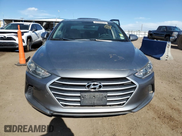 2018 Hyundai Elantra SE z VIN KMHD74LF5JU668225, wystawiony jako Copart lot #57252815 z przebiegiem 61 890 mil mil oraz Tytuł czysty. Historia ofert i sprzedaży dostępna na DreamBid. Obrazek 5.