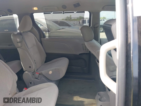 2017 Toyota Sienna LE Auto Access Seat with VIN 5TDKZ3DC7HS827068, listed as a IAAI auction lot 42088371 with 114,630 mi miles. Bid and sale history available at carsss.com. Image 8.