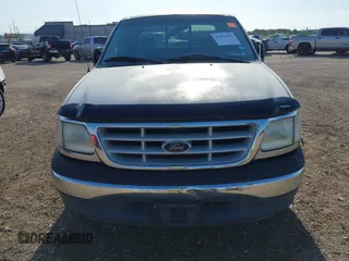 1999 Ford F-250 z VIN 2FTRX27L3XCA14587, wystawiony jako IAAI lot #42022998 z przebiegiem Nie podano mil oraz . Historia ofert i sprzedaży dostępna na DreamBid. Obrazek 12.