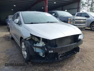 2020 Hyundai Elantra SEL z VIN 5NPD84LF9LH551715, wystawiony jako IAAI lot #41705596 z przebiegiem 120 878 mil mil oraz . Historia ofert i sprzedaży dostępna na DreamBid. Obrazek 6.