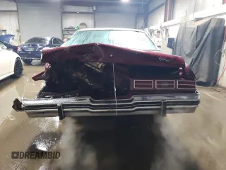 1975 Chevrolet Caprice z VIN 1N69H5J105888, wystawiony jako Copart lot #80681774 z przebiegiem 79 198 mil mil oraz Szkoda całkowita • Salvage title. Historia ofert i sprzedaży dostępna na DreamBid. Obrazek 6.