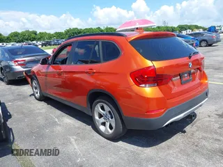 2013 BMW X1 28i z VIN WBAVM1C51DVW41056, wystawiony jako IAAI lot #40070143 z przebiegiem 152 657 mil mil oraz . Historia ofert i sprzedaży dostępna na DreamBid. Obrazek 17.