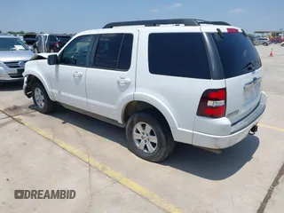 2010 Ford Explorer XLT z VIN 1FMEU6DE9AUA00779, wystawiony jako IAAI lot #42341409 z przebiegiem 146 967 mil mil oraz . Historia ofert i sprzedaży dostępna na DreamBid. Obrazek 3.