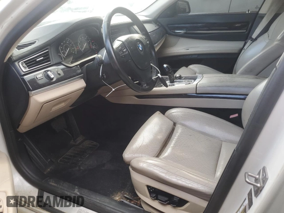 2009 BMW 7 Series 750i with VIN WBAKA83519CY35318, listed as a Copart auction lot 42594275 with 189,874 mi miles and Salvage Title. Bid and sale history available at DreamBid. Image 7.
