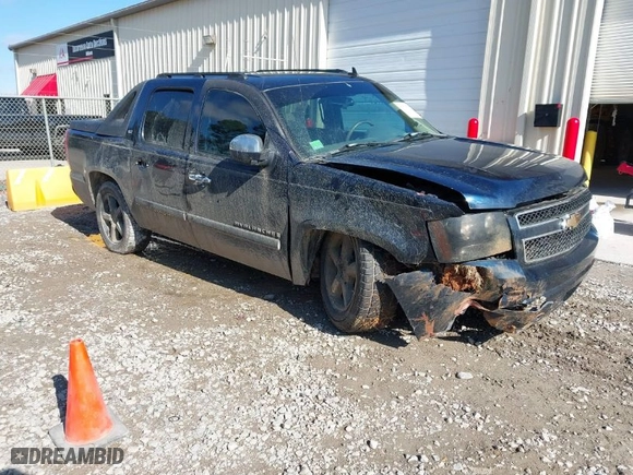 2007 Chevrolet Avalanche LT w/1LT with VIN 3GNEC12017G267516, listed as a IAAI auction lot 41308501 with 227,060 mi miles. Bid and sale history available at carsss.com. Image 1.