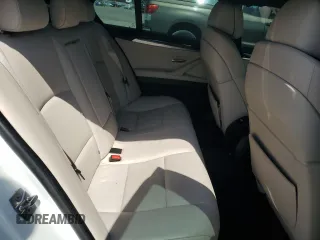 2012 BMW 5 Series 535i z VIN WBAFR7C54CC813745, wystawiony jako Copart lot #54071625 z przebiegiem 122 186 mil mil oraz Szkoda całkowita • Salvage title. Historia ofert i sprzedaży dostępna na DreamBid. Obrazek 10.
