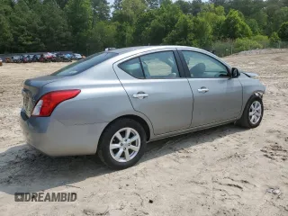 2012 Nissan Versa SV z VIN 3N1CN7AP6CL858151, wystawiony jako Copart lot #59192435 z przebiegiem 134 490 mil mil oraz Szkoda całkowita • Salvage title. Historia ofert i sprzedaży dostępna na DreamBid. Obrazek 3.