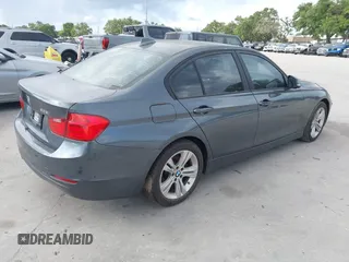 2015 BMW 3 Series 328i с VIN WBA3A5G55FNS85005, выставлен на аукционе IAAI как лот 41980680 с пробегом 136 517 миль миль и . История ставок и продаж доступна на DreamBid. Изображение 4.