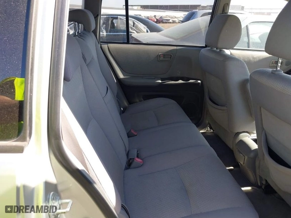 2004 Toyota Highlander with VIN JTEDP21A040012490, listed as a IAAI auction lot 41626841 with 338,055 mi miles. Bid and sale history available at carsss.com. Image 8.