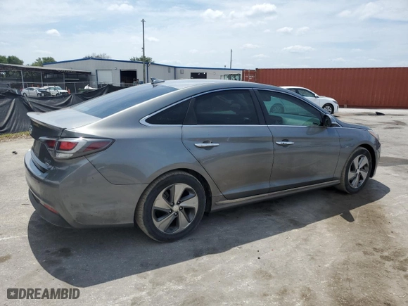 2017 Hyundai Sonata Hybrid Limited with VIN KMHE34L34HA071262, listed as a Copart auction lot 52198895 with 136,943 mi miles and Salvage Title. Bid and sale history available at carsss.com. Image 3.