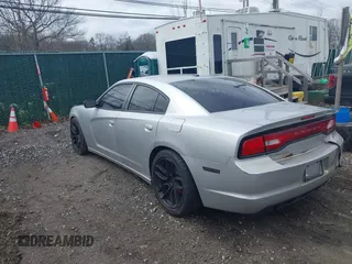 2011 Dodge Charger SE z VIN 2B3CL3CG2BH613560, wystawiony jako IAAI lot #42014138 z przebiegiem Nie podano mil oraz . Historia ofert i sprzedaży dostępna na DreamBid. Obrazek 3.