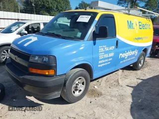 2020 Chevrolet Express Cargo Van with VIN 1GCWGAFP1L1193855, listed as a IAAI auction lot 40847904 with 76,462 mi miles. Bid and sale history available at carsss.com. Image 2.