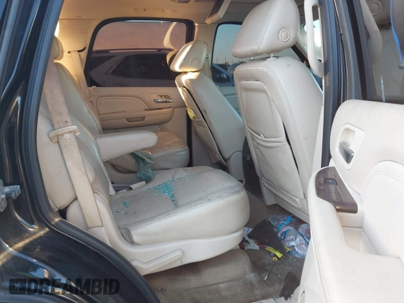 2007 Cadillac Escalade z VIN 1GYFK63847R288677, wystawiony jako IAAI lot #41296095 z przebiegiem 216 413 mil mil oraz . Historia ofert i sprzedaży dostępna na DreamBid. Obrazek 8.