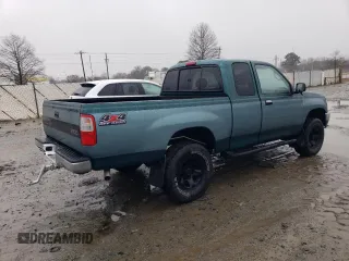 1997 Toyota T100 DX with VIN JT4UN22D2V0046483, listed as a Copart auction lot 45107095 with 247,665 mi miles and Clean Title. Bid and sale history available at DreamBid. Image 3.