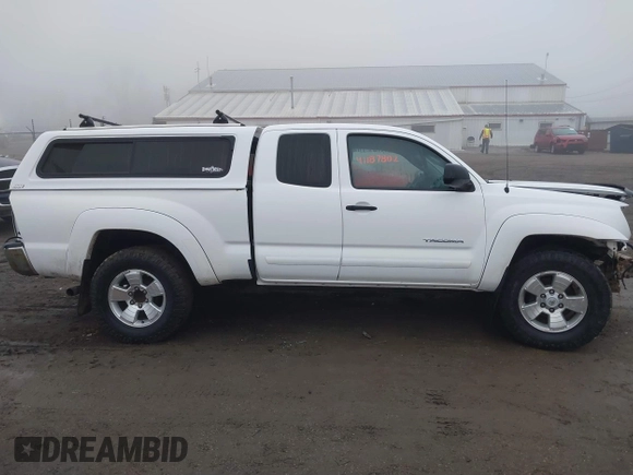 2011 Toyota Tacoma with VIN 5TFUU4EN8BX019682, listed as a IAAI auction lot 41187802 with 114,491 mi miles. Bid and sale history available at carsss.com. Image 13.