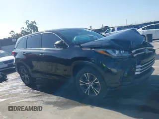 2018 Toyota Highlander LE z VIN 5TDZZRFH3JS252287, wystawiony jako IAAI lot #42216207 z przebiegiem 104 340 mil mil oraz . Historia ofert i sprzedaży dostępna na DreamBid. Obrazek 13.