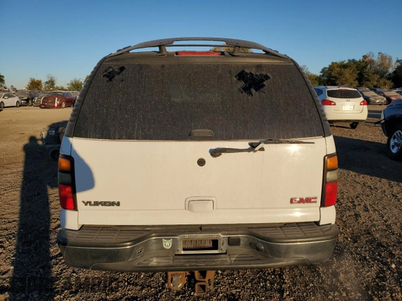 2006 GMC Yukon SLE with VIN 1GKEC13T76R117107, listed as a Copart auction lot 75003704 with 193,284 mi miles and Salvage Title. Bid and sale history available at carsss.com. Image 6.