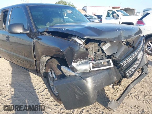 2005 Chevrolet Silverado 1500 LS z VIN 2GCEC19T251171411, wystawiony jako IAAI lot #42358834 z przebiegiem Nie podano mil oraz . Historia ofert i sprzedaży dostępna na DreamBid. Obrazek 6.