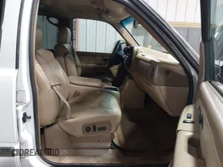 2000 GMC Yukon XL SLT with VIN 3GKEC16T7YG112844, listed as a IAAI auction lot 41374619 with 310,321 mi miles and . Bid and sale history available at DreamBid. Image 5.