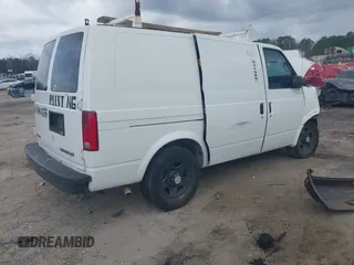 2005 Chevrolet Astro Cargo Van with VIN 1GCDM19XX5B131640, listed as a IAAI auction lot 41722710 with 318,815 mi miles. Bid and sale history available at carsss.com. Image 4.